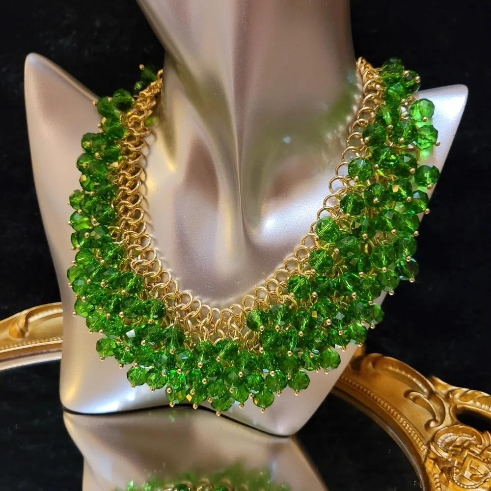 NWT Kelly Green Crystal Beaded Gold Statement Necklace